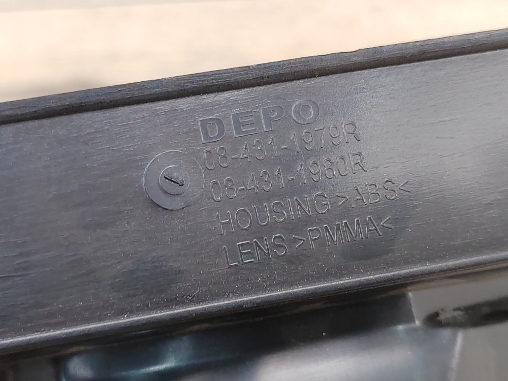 Фонарь в крыло, 4000 рублей, Москва