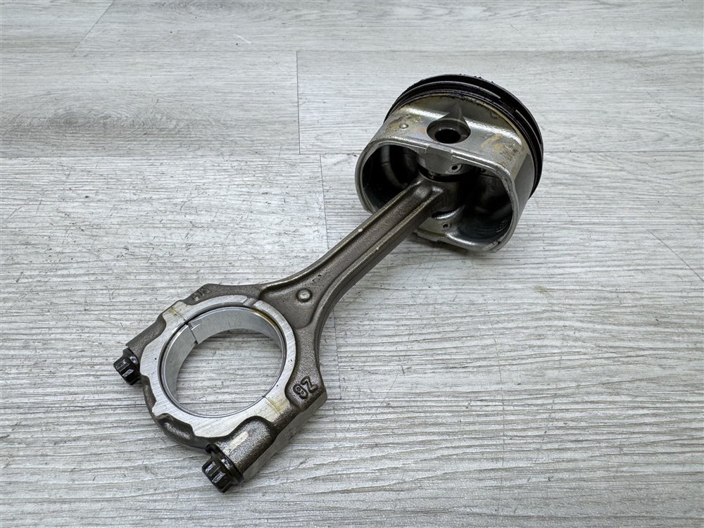 Поршень двигателя, 2000 рублей, Севастополь