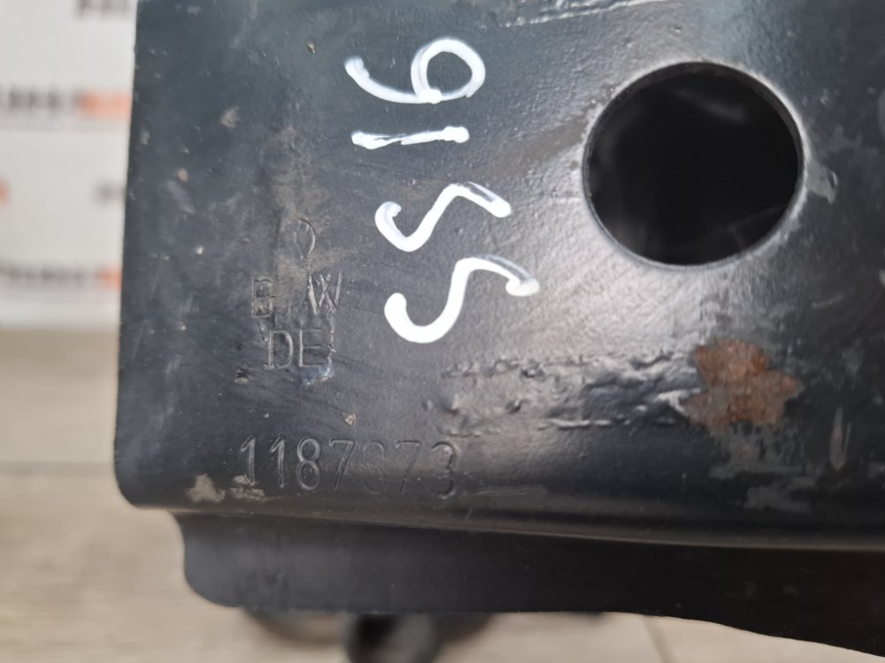 Усилитель бампера, 1000 рублей, Москва