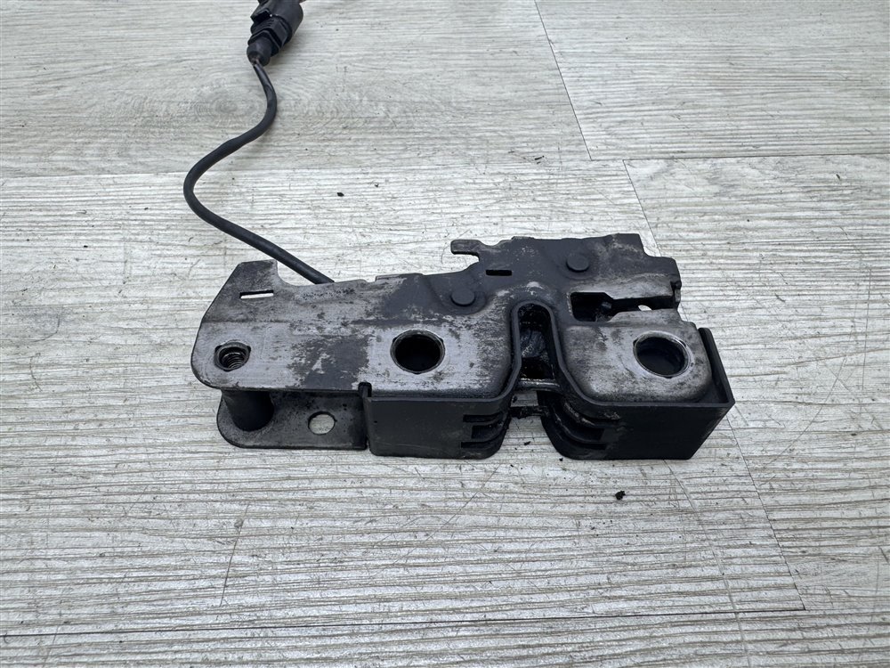 Замок капота, 1500 рублей, Севастополь