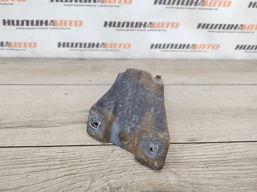 Кронштейн крыла, 1000 рублей, Москва