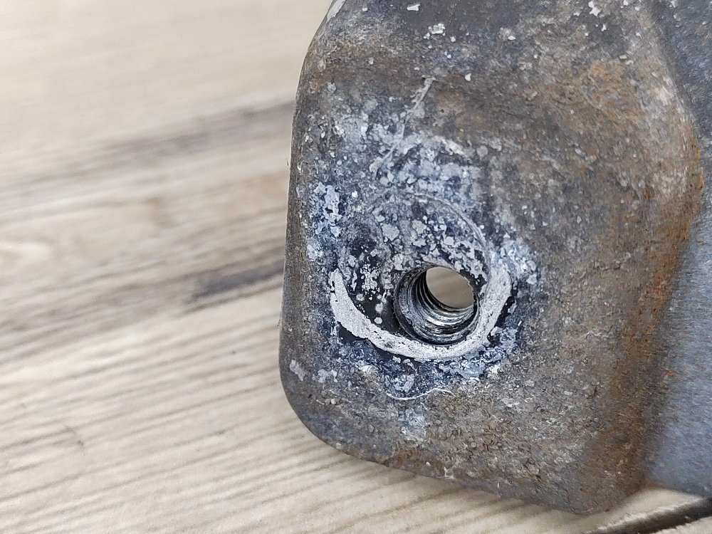 Кронштейн крыла, 1000 рублей, Москва