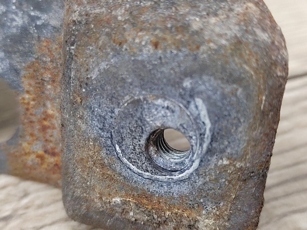 Кронштейн крыла, 1000 рублей, Москва