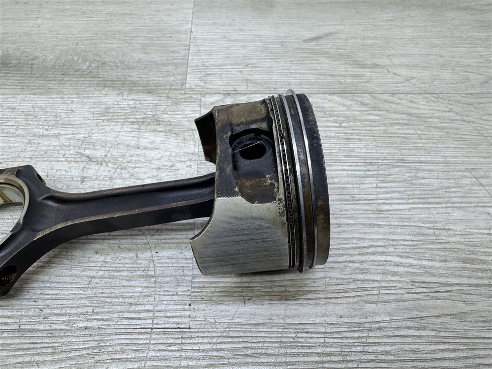 Поршень двигателя, 2000 рублей, Севастополь