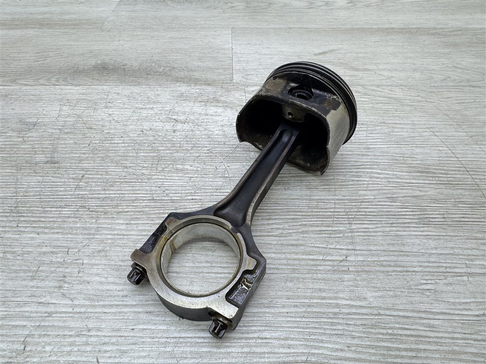 Поршень двигателя, 2000 рублей, Севастополь