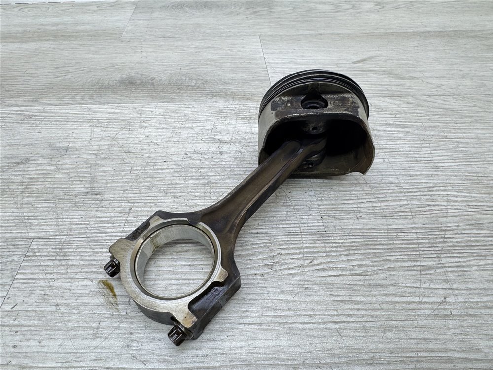 Поршень двигателя, 2000 рублей, Севастополь