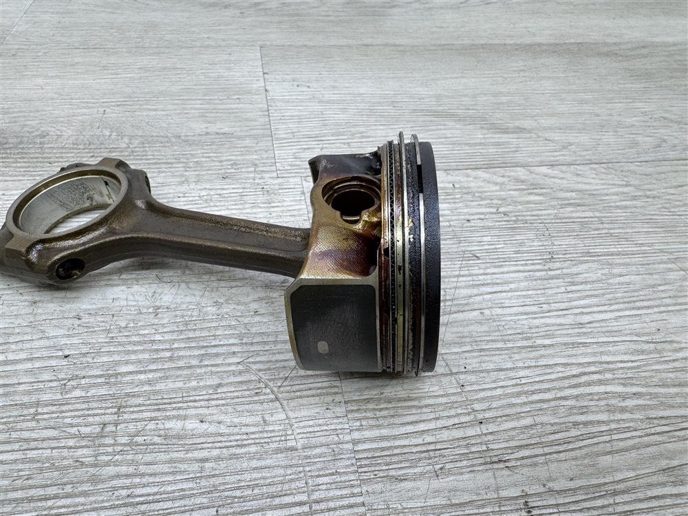 Поршень двигателя, 2500 рублей, Севастополь