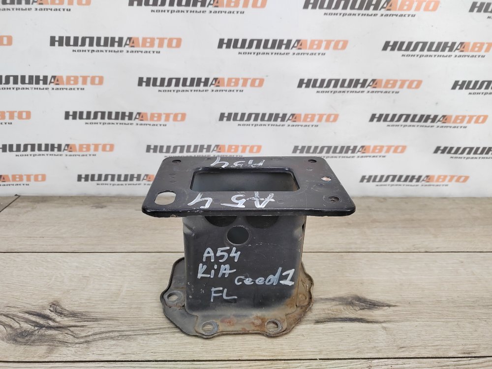 Кронштейн усилителя бампера, 1400 рублей, Москва