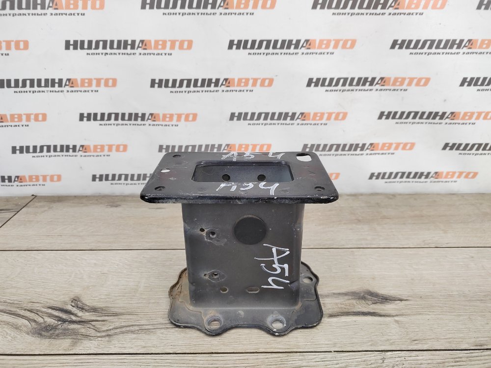 Кронштейн усилителя бампера, 1400 рублей, Москва