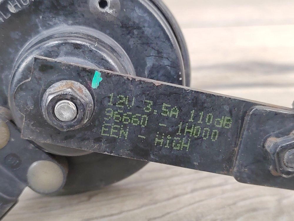 Звуковой сигнал, 800 рублей, Москва