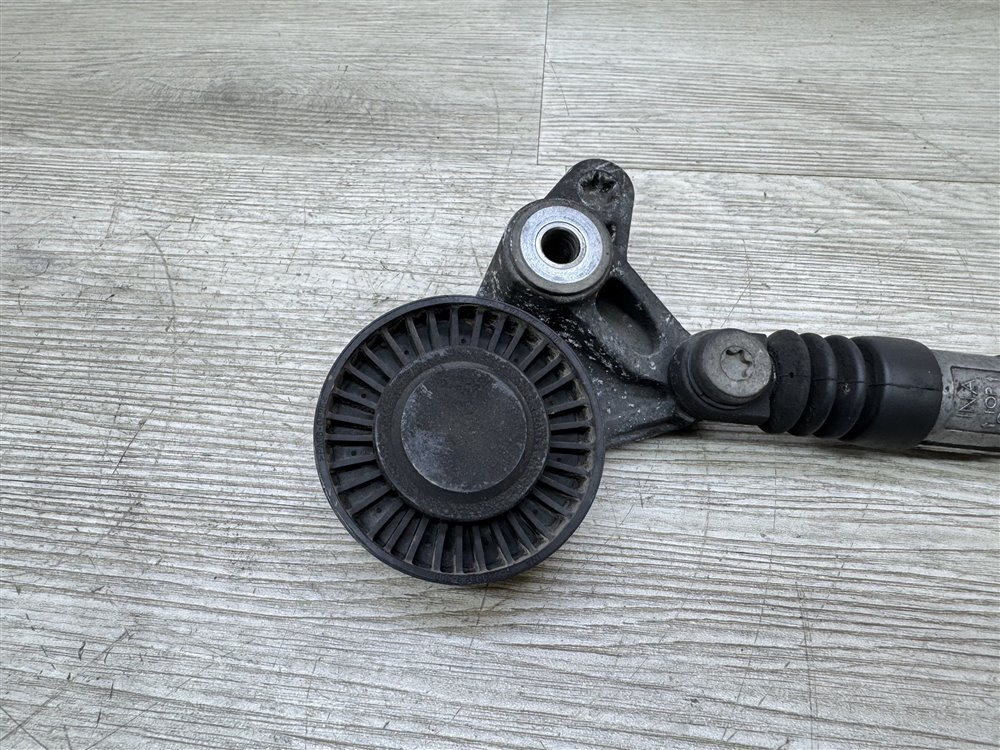 Натяжитель приводного ремня, 2000 рублей, Севастополь