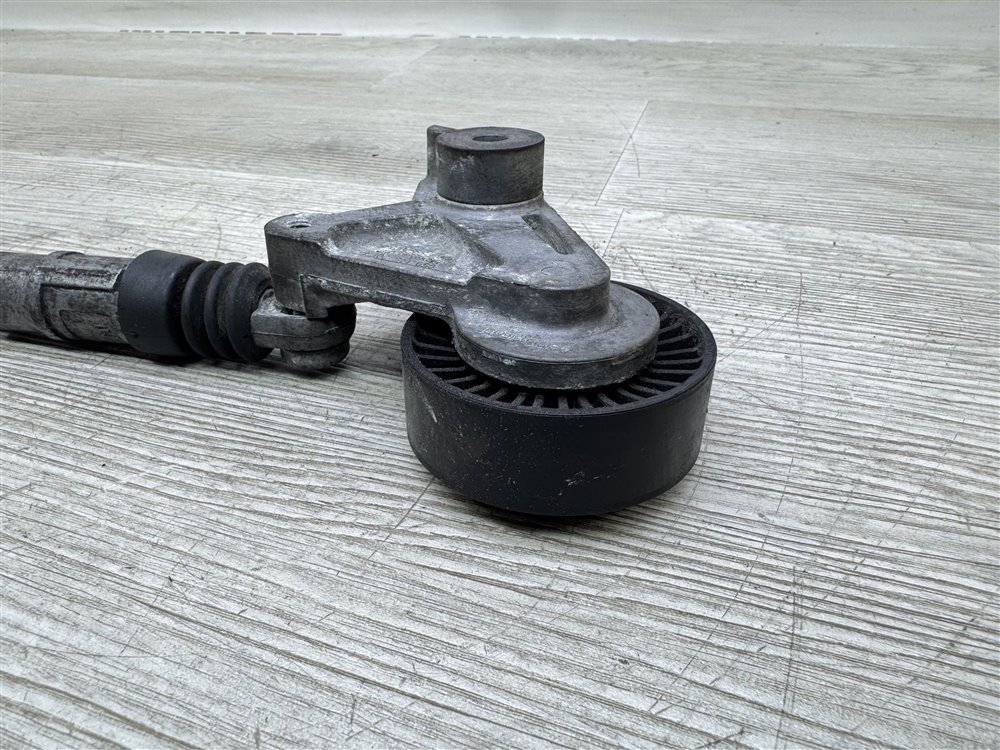 Натяжитель приводного ремня, 2000 рублей, Севастополь