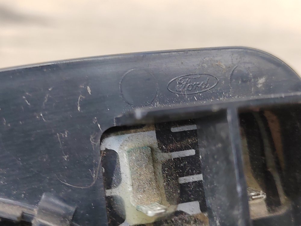 Зеркальный элемент, 800 рублей, Москва