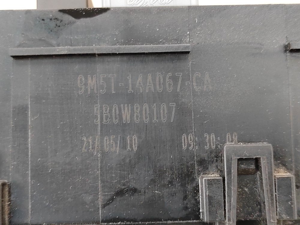 Блок предохранителей под капот, 2000 рублей, Москва