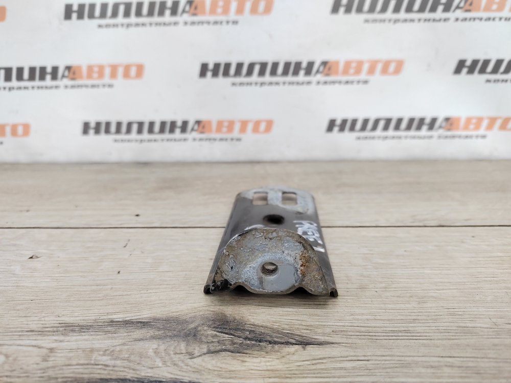 Кронштейн крыла, 1000 рублей, Москва