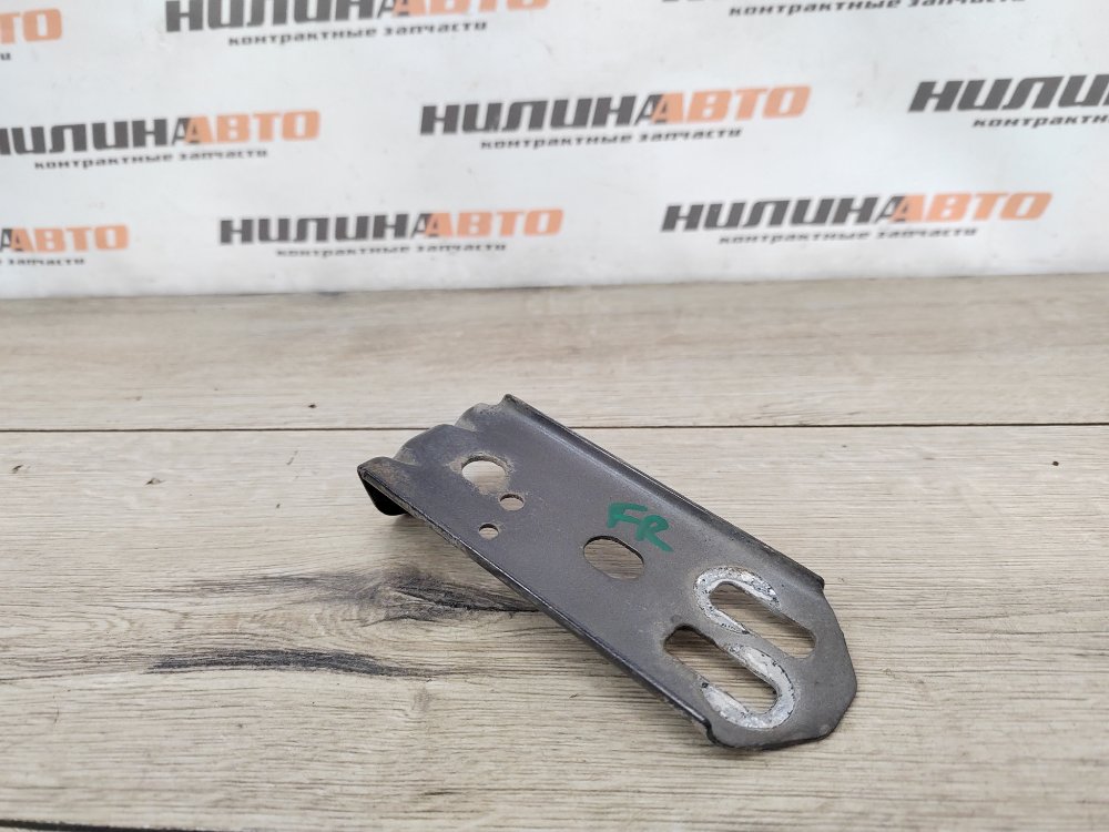 Кронштейн крыла, 1000 рублей, Москва