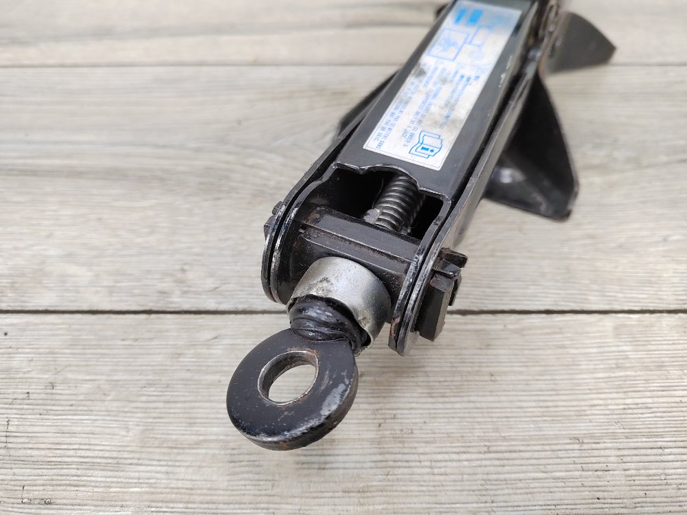 Домкрат, 2000 рублей, Москва