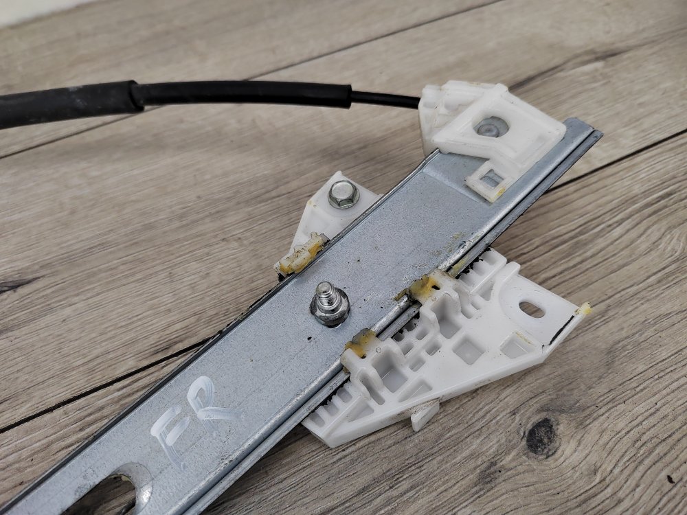 Стеклоподъемник, 1000 рублей, Москва