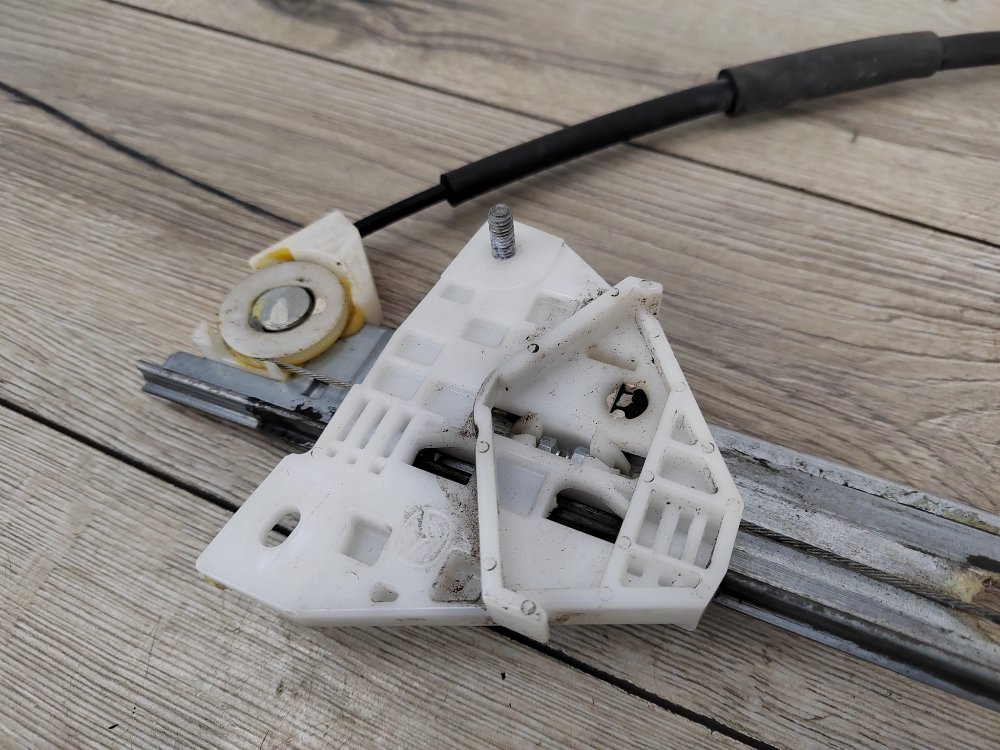 Стеклоподъемник, 1000 рублей, Москва