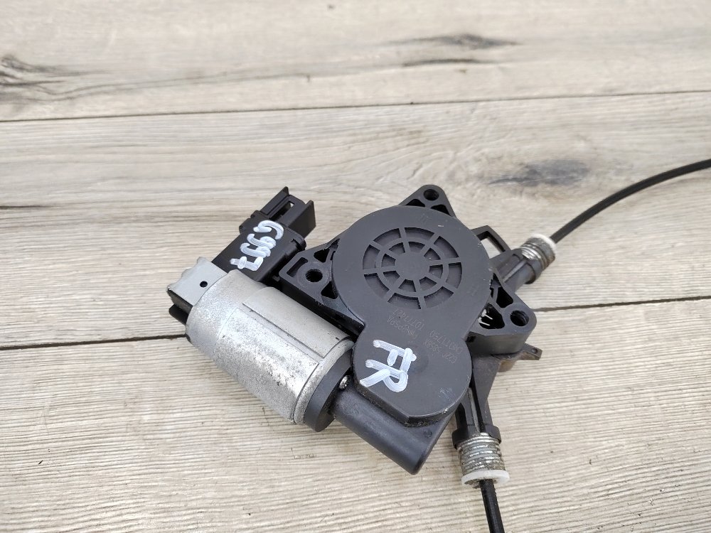 Стеклоподъемник, 1000 рублей, Москва