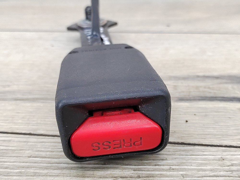 Замок ремня безопасности, 1000 рублей, Москва