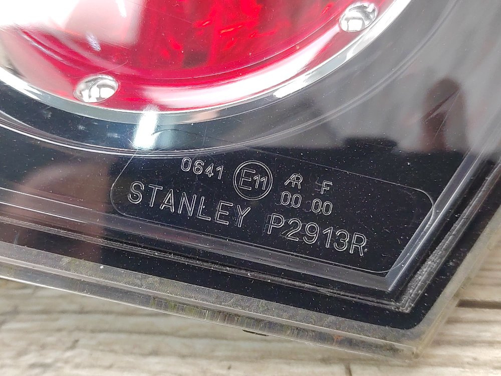 Фонарь в крышку багажника, 800 рублей, Москва