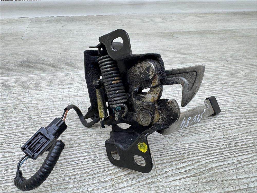 Замок капота, 2000 рублей, Севастополь