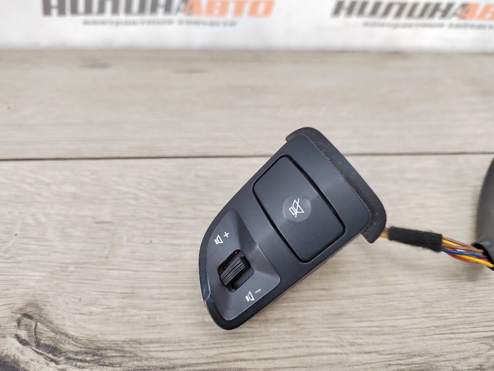 Кнопки на руль, 1000 рублей, Москва