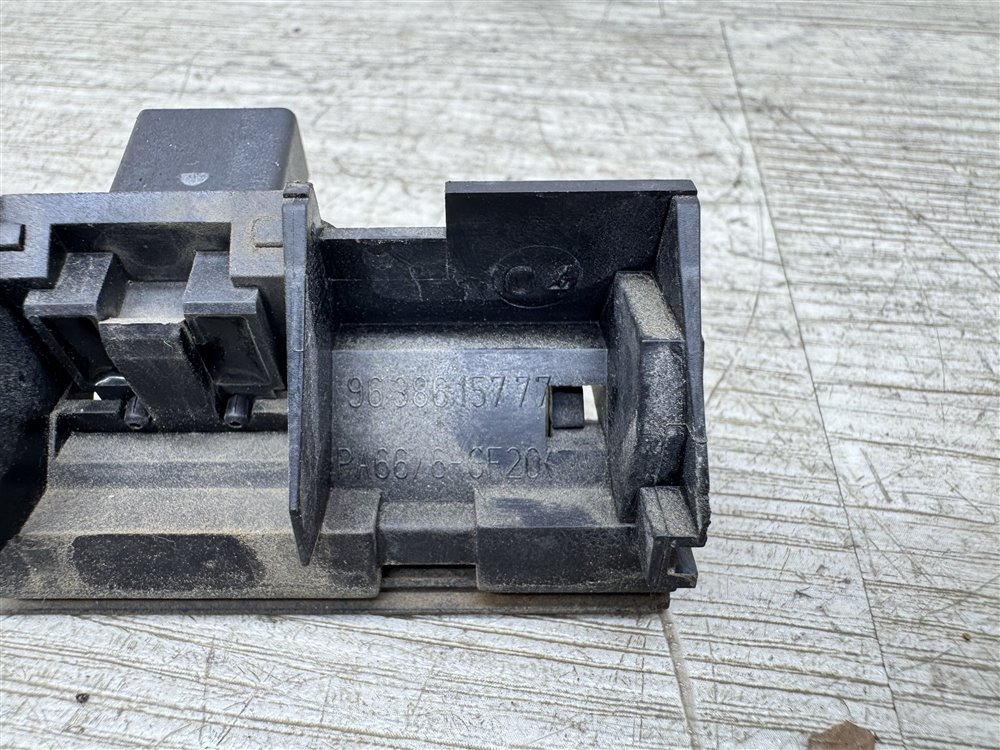 Кнопка открывания багажника, 2000 рублей, Севастополь