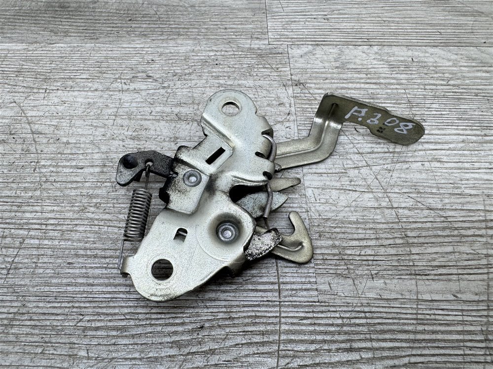 Замок капота, 900 рублей, Севастополь