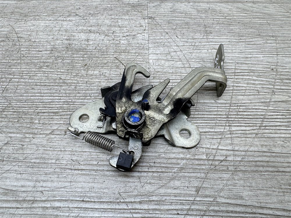 Замок капота, 900 рублей, Севастополь