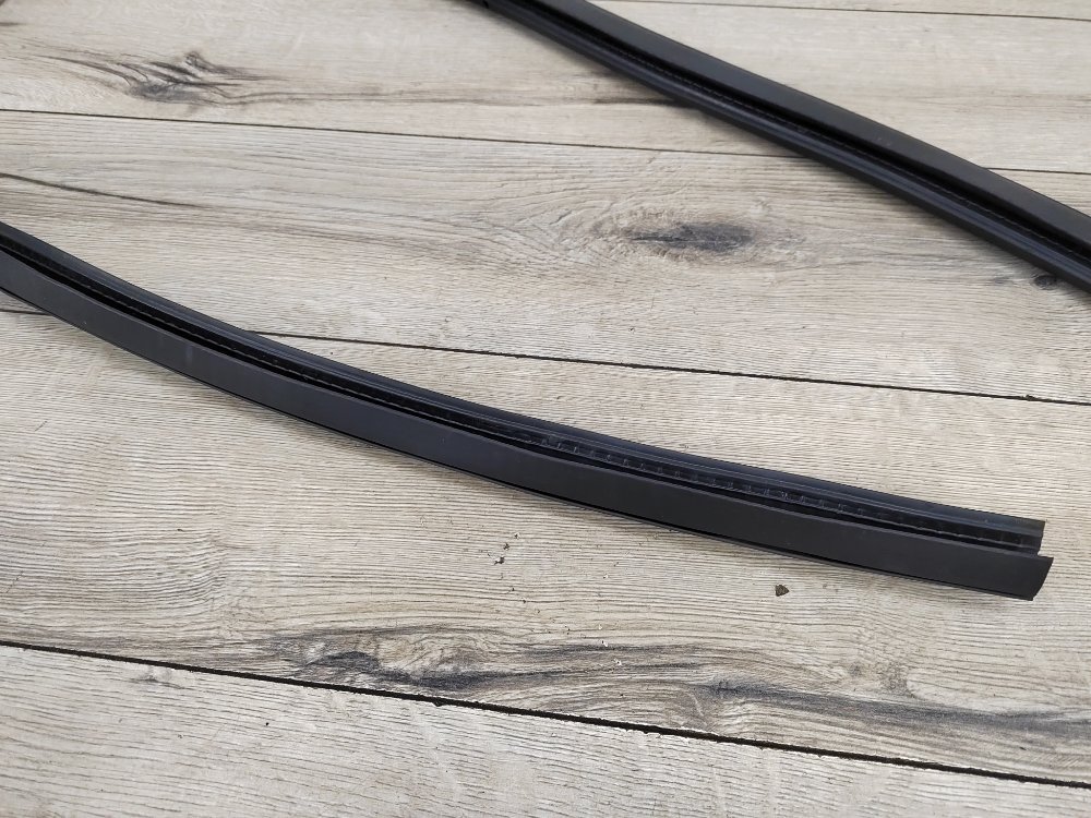 Уплотнитель, 1000 рублей, Москва