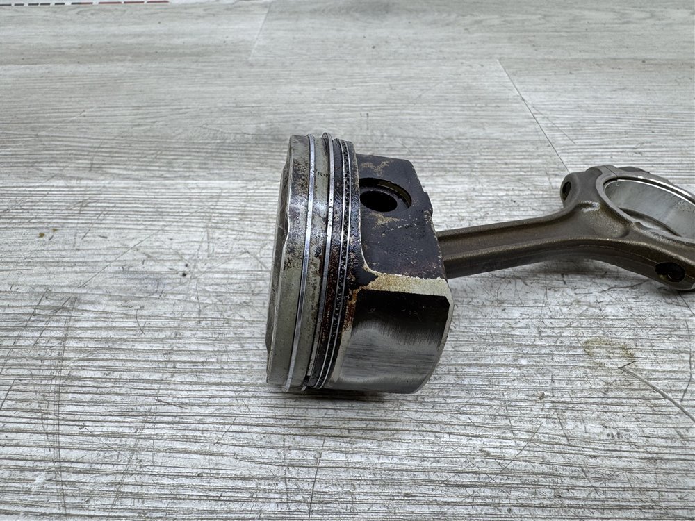 Поршень двигателя, 2000 рублей, Севастополь