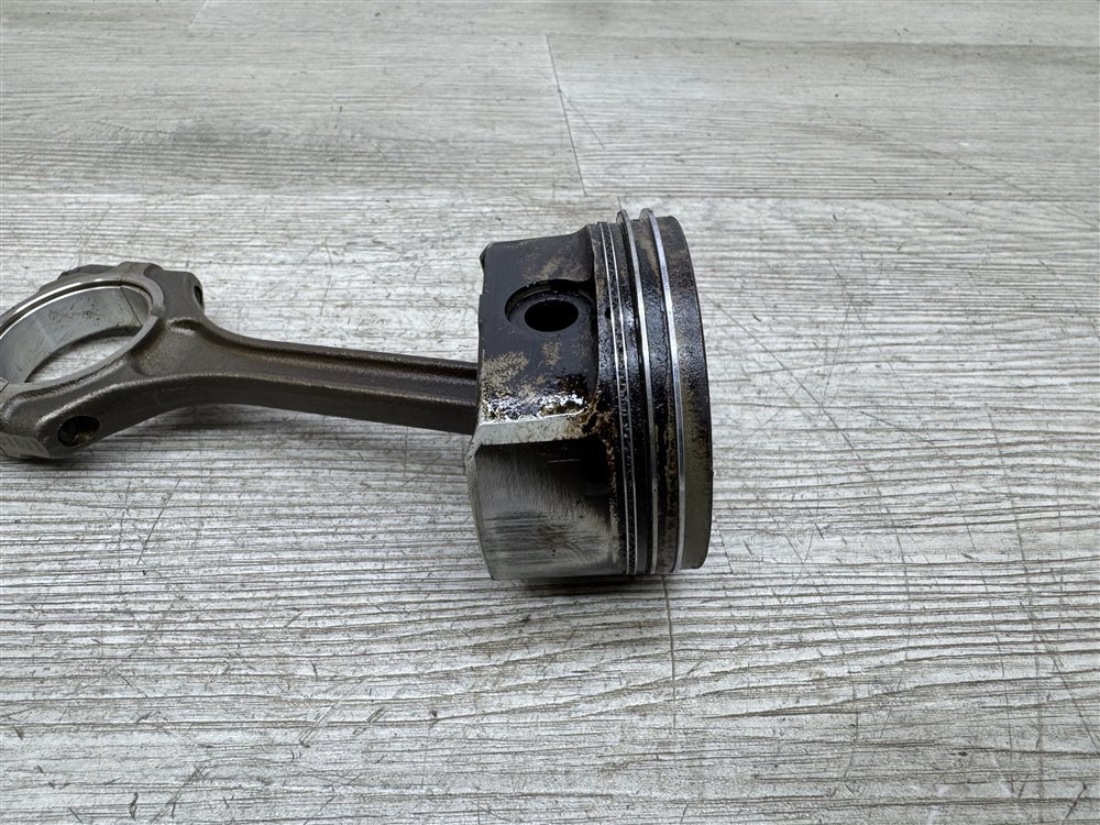 Поршень двигателя, 2000 рублей, Севастополь