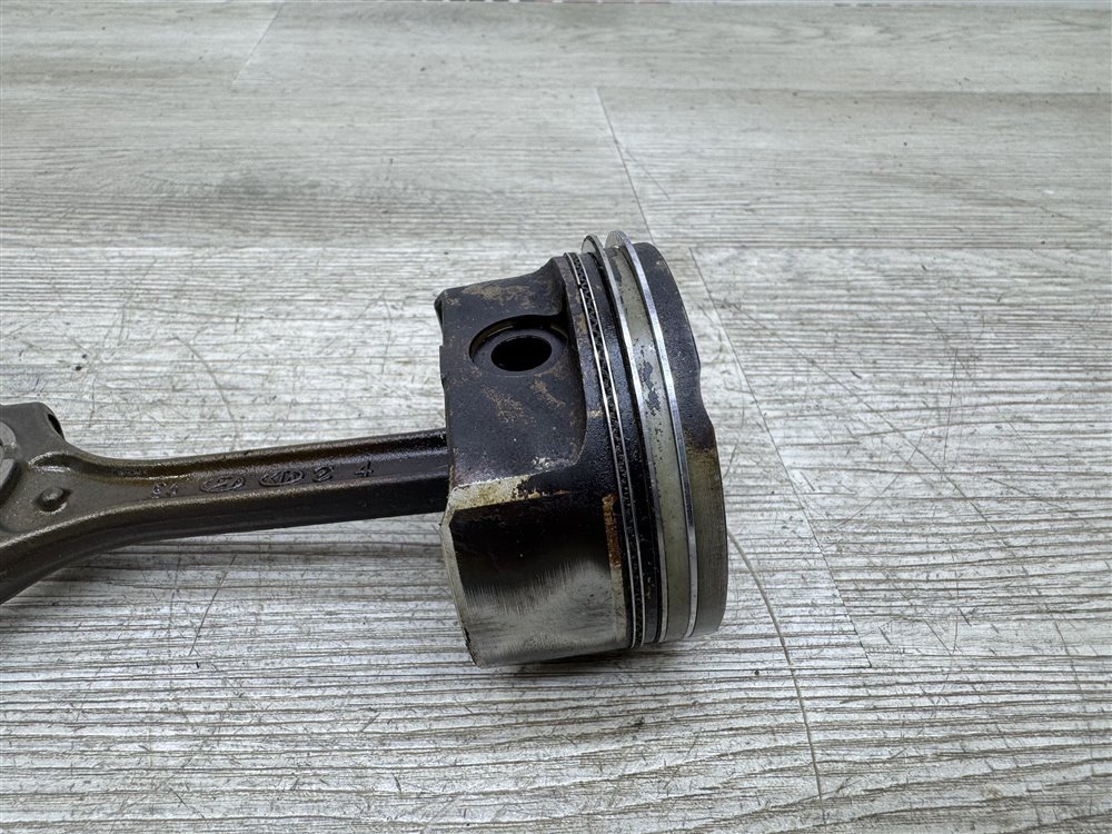 Поршень двигателя, 2000 рублей, Севастополь