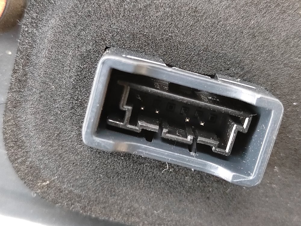 Фонарь в крыло, 2000 рублей, Москва