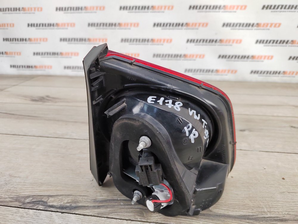 Фонарь в крышку багажника, 2500 рублей, Москва