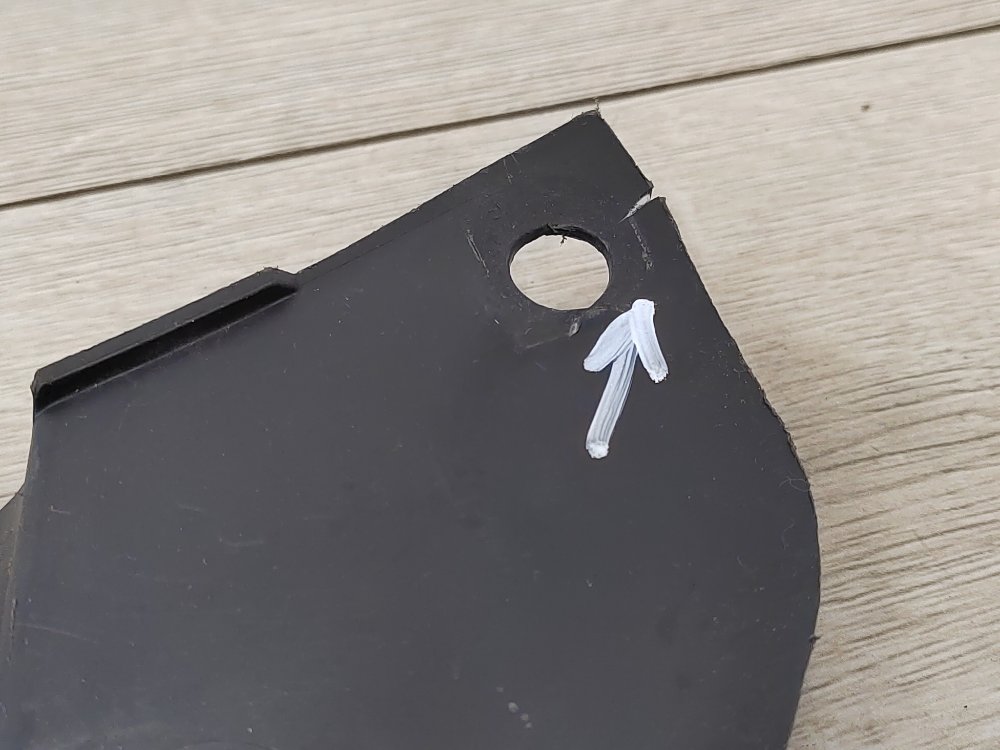 Накладка замка капота, 500 рублей, Москва