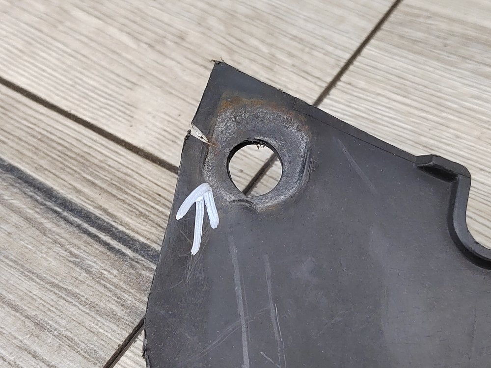 Накладка замка капота, 500 рублей, Москва