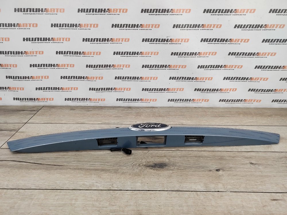 Накладка крышки багажника, 2000 рублей, Москва