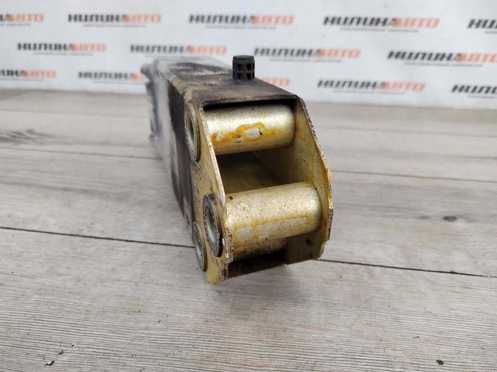 Кронштейн усилителя бампера, 1400 рублей, Москва