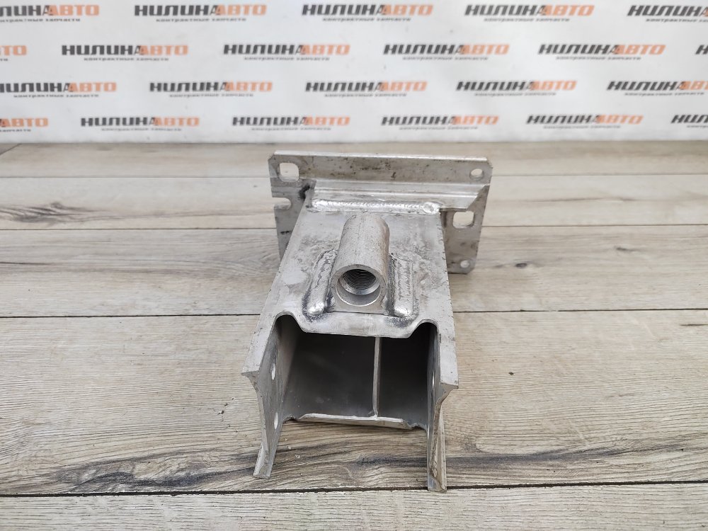 Кронштейн усилителя бампера, 2000 рублей, Москва