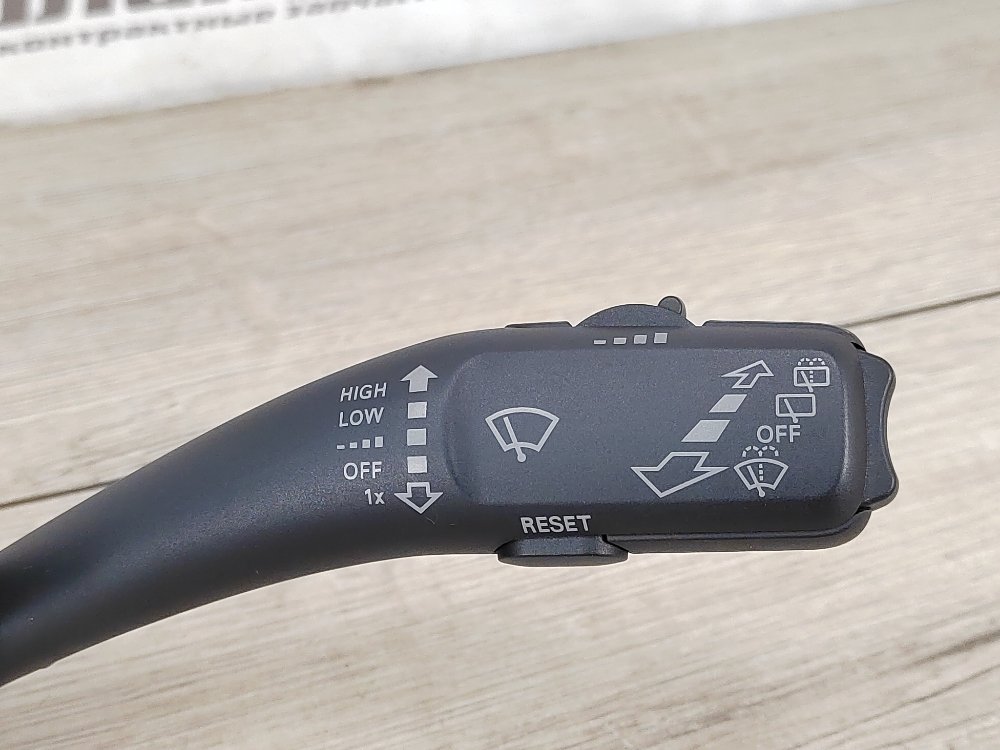 Подрулевой переключатель, 2000 рублей, Москва