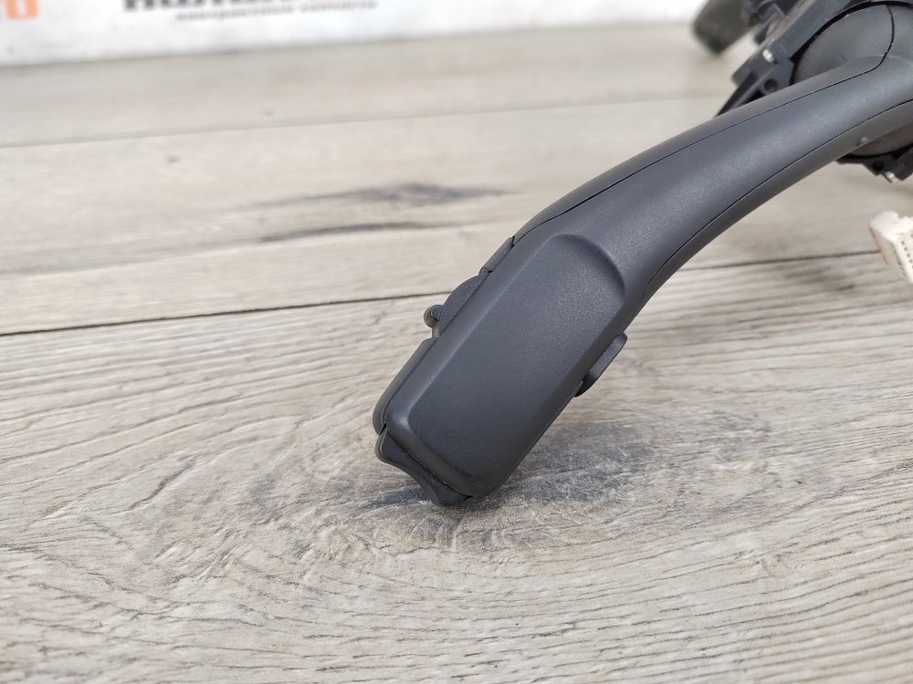 Подрулевой переключатель, 2000 рублей, Москва