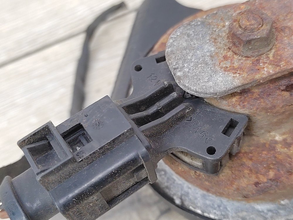 Звуковой сигнал, 1000 рублей, Москва