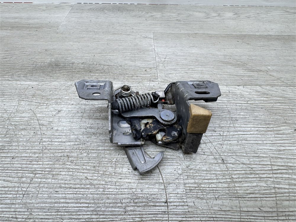 Замок капота, 500 рублей, Севастополь