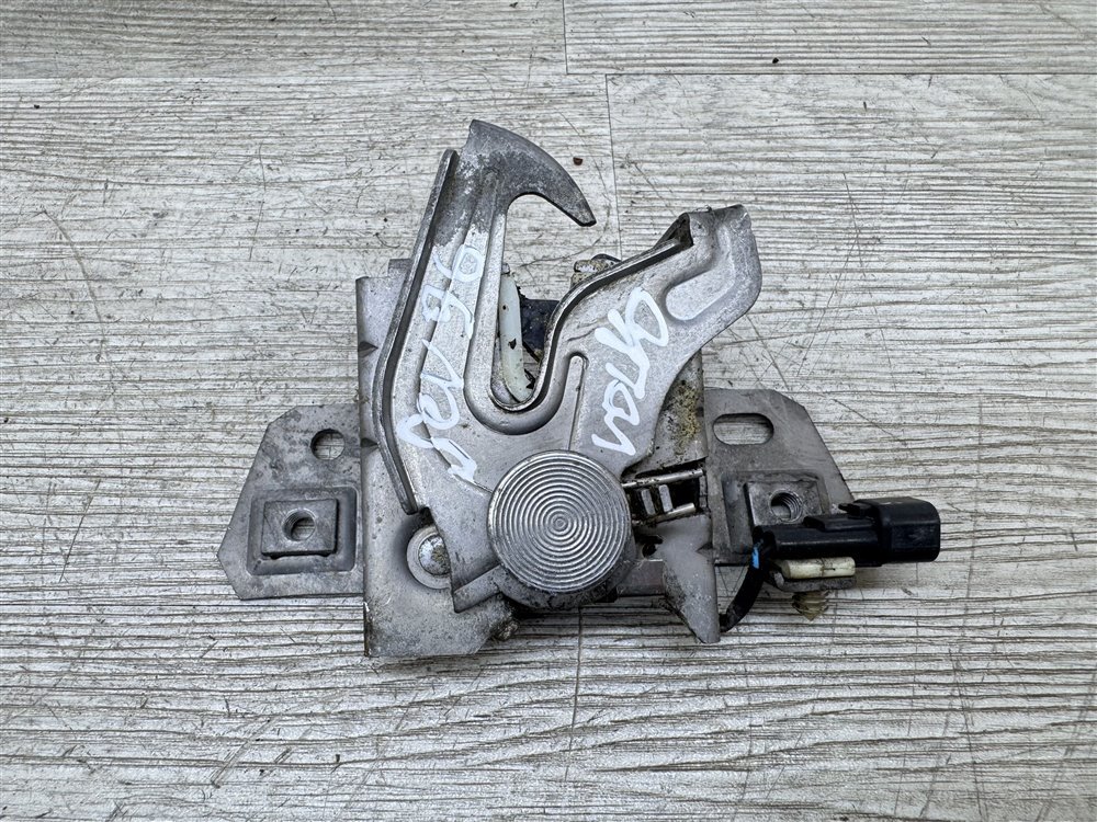 Замок капота, 500 рублей, Севастополь