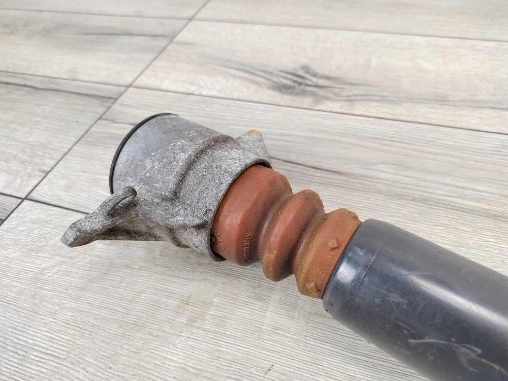 Амортизатор, 1000 рублей, Москва