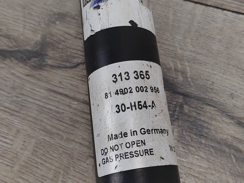 Амортизатор, 1000 рублей, Москва