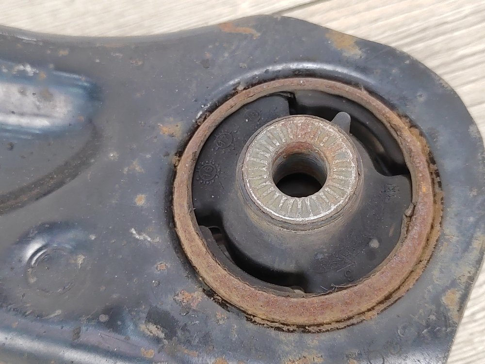 Рычаг передний нижний, 2000 рублей, Москва